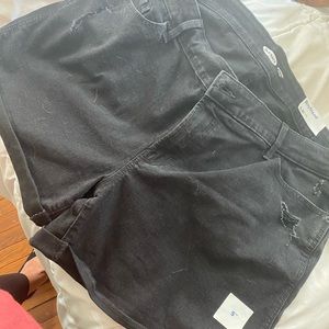 Old navy Boyfriend shorts size 18 5” inseam